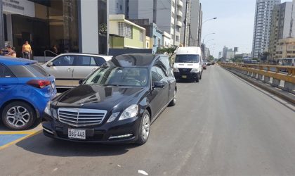 Flota de carroza y coche de flores
